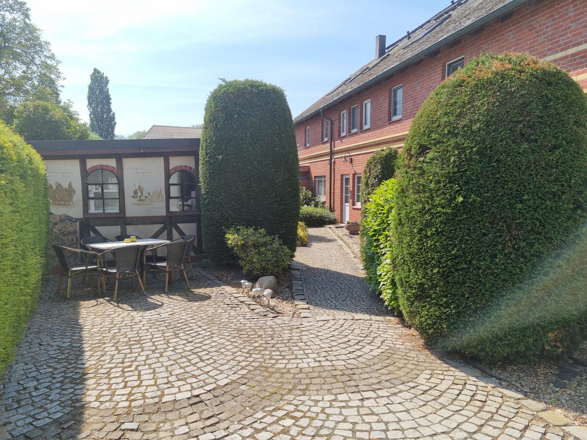 Ferienwohnungen Springer In Schoenefeld Ot Grossziethen Div Apartments Fuer Bis Zu 6 Personen Buitenkant foto